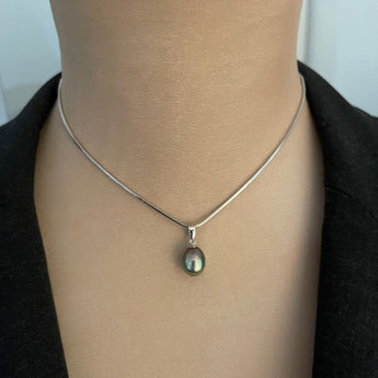 Estate 18K White Gold Tahitian Pearl Drop Charm Pendant