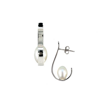 A pair of sterling silver hoop earrings with a freshwater pearl set in a curved C-shape