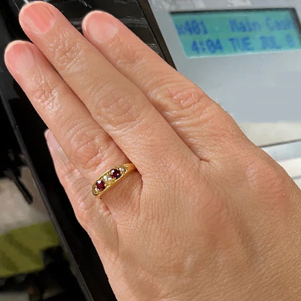Antique Edwardian 18K Yellow Gold Ruby and Pearl Tapered Ring