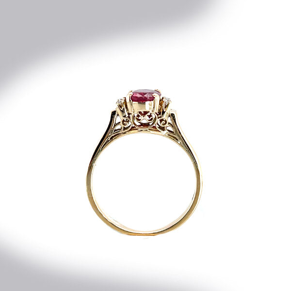Vintage 14K Yellow Gold Ruby and Diamond Filigree Ring