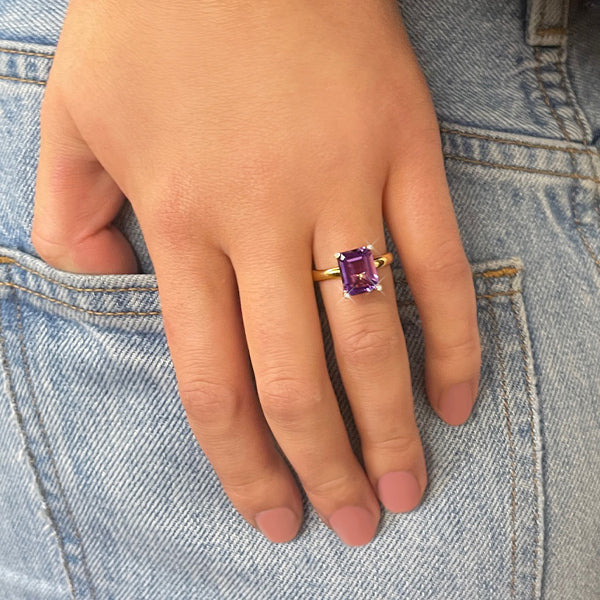 Estate 18K Yellow Gold Amethyst and Diamond Ring