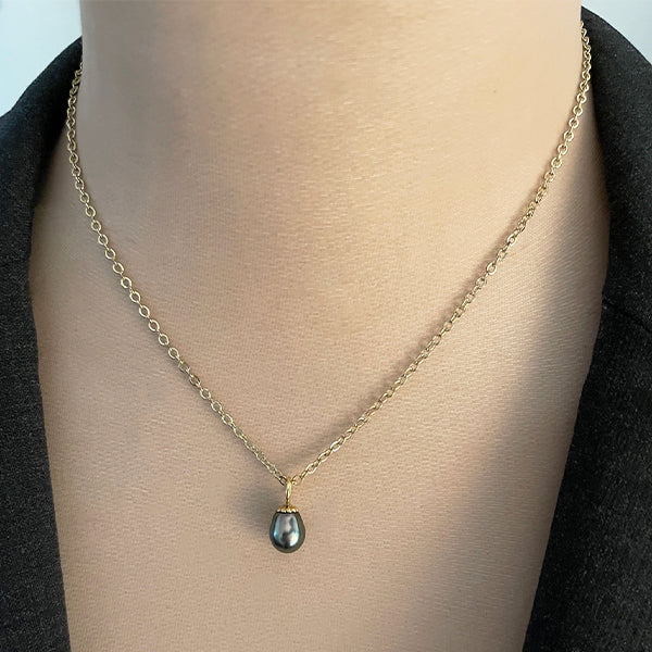 Estate 18K Yellow Gold Tahitian Pearl Drop Charm