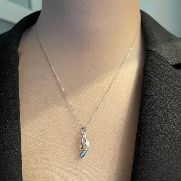 Estate 10K White Gold Diamond Infinity Ribbon Pendant Necklace