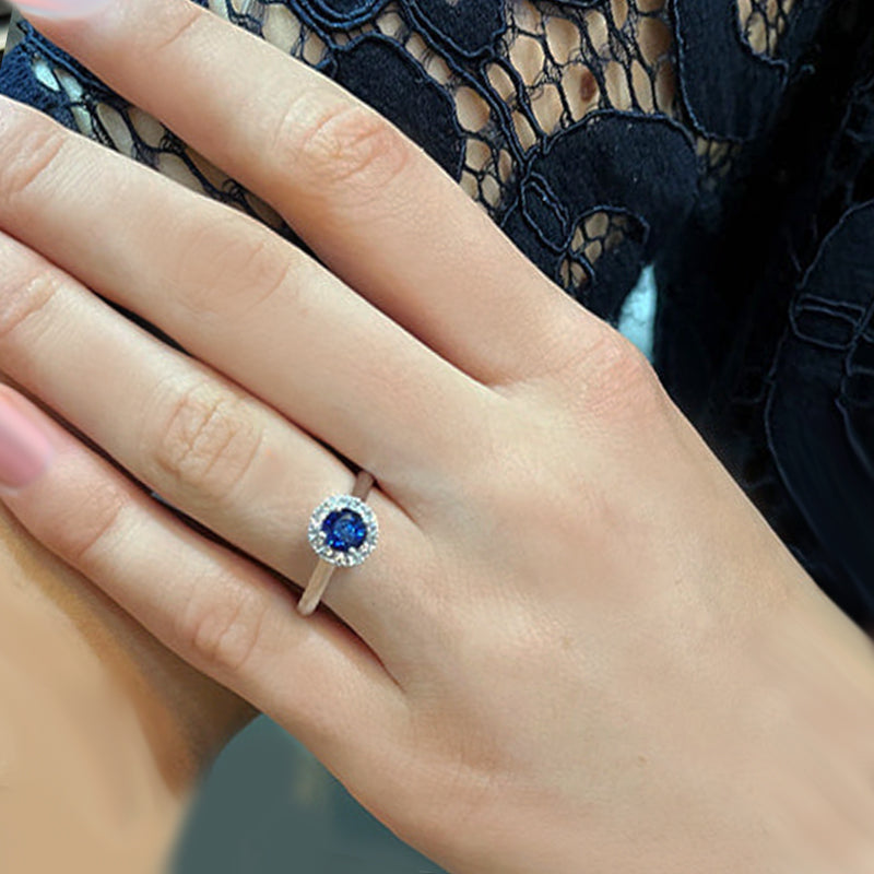 Halo diamond and sapphire ring Outlet