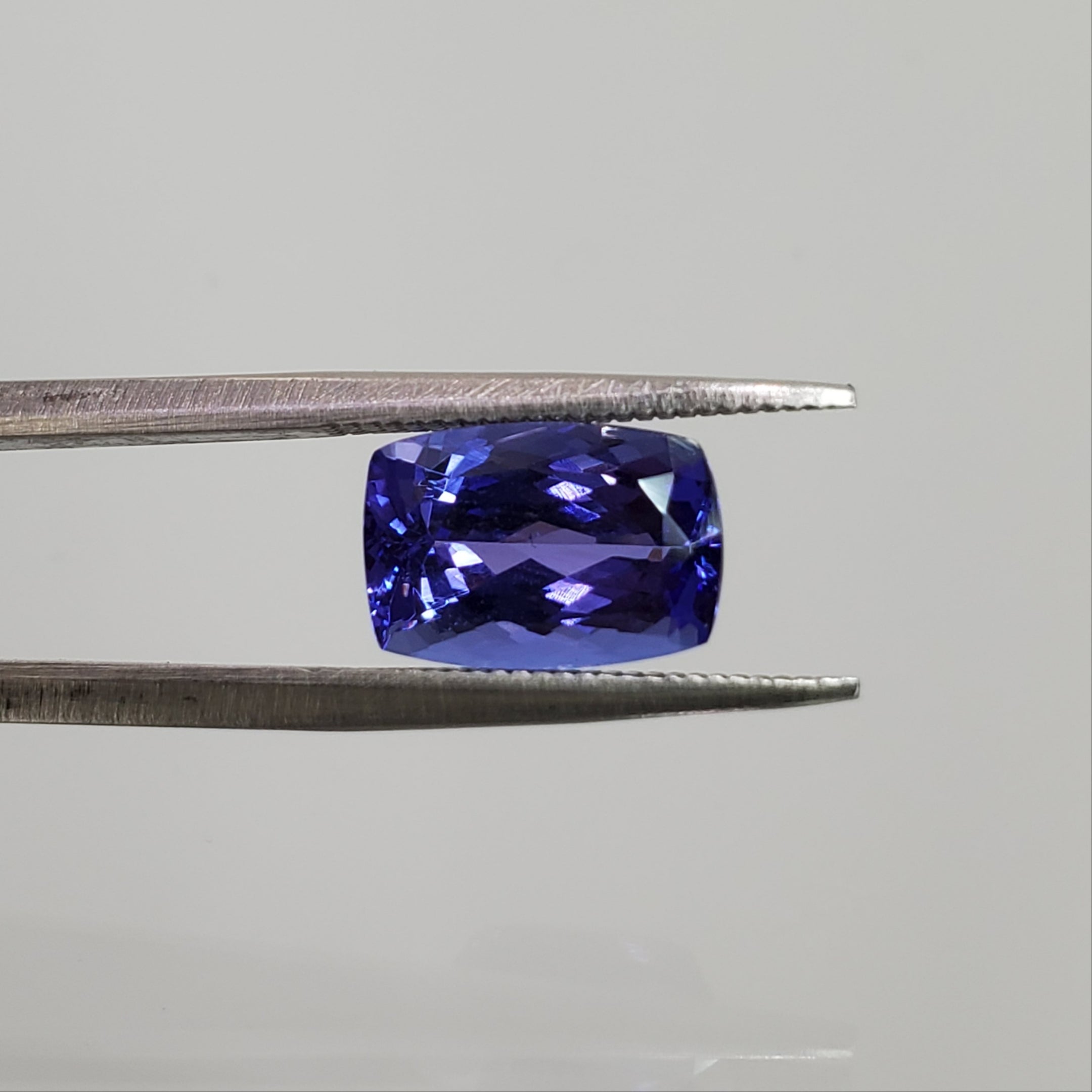 3.83 carat cushion-cut violet blue tanzanite loose gemstone