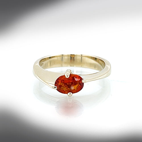 Estate 18K White Gold Ring With Oval Citrine