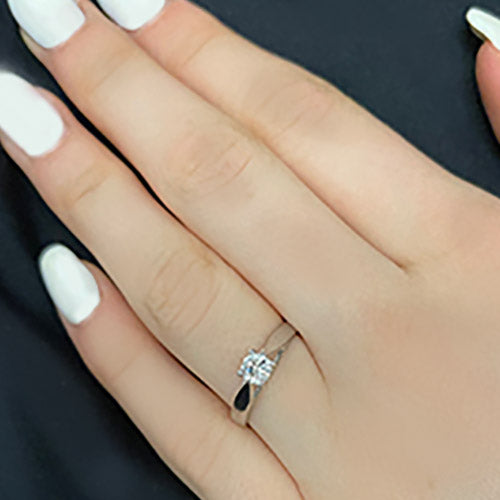 Estate platinum .30 Ct diamond engagement ring
