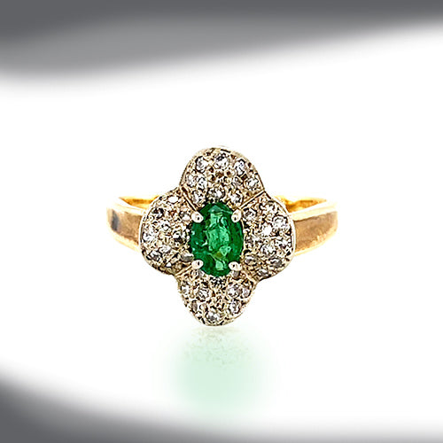Vintage 14K Yellow Gold Oval Emerald and Diamond Wave Ring