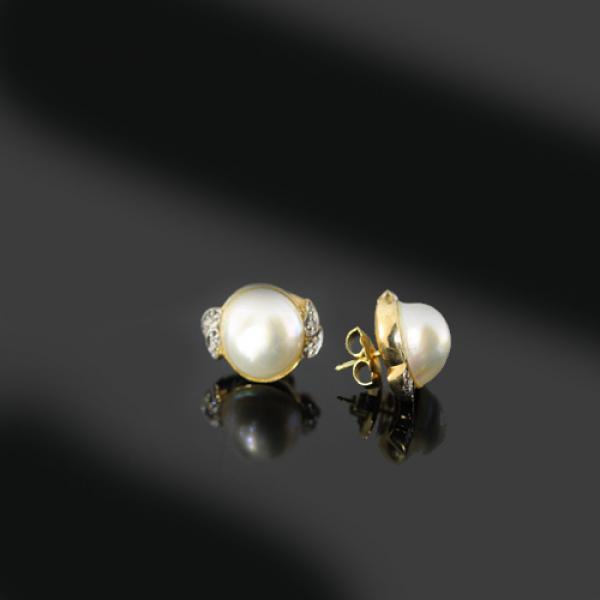Vintage 14k Yellow Gold Mabe Pearl & Diamond Stud Earrings